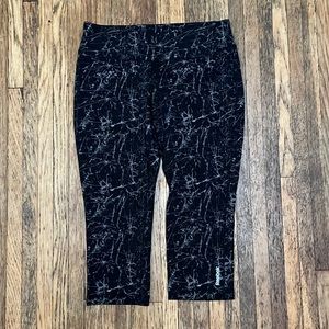 NWOT Reebok Cropped Leggings In SZ Large